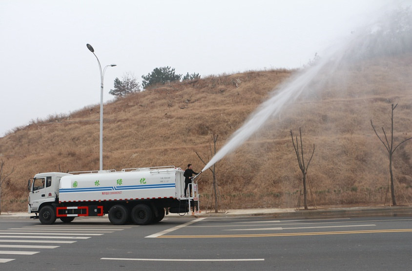 东风御龙20方洒水车参数图片_专用汽车栏目_